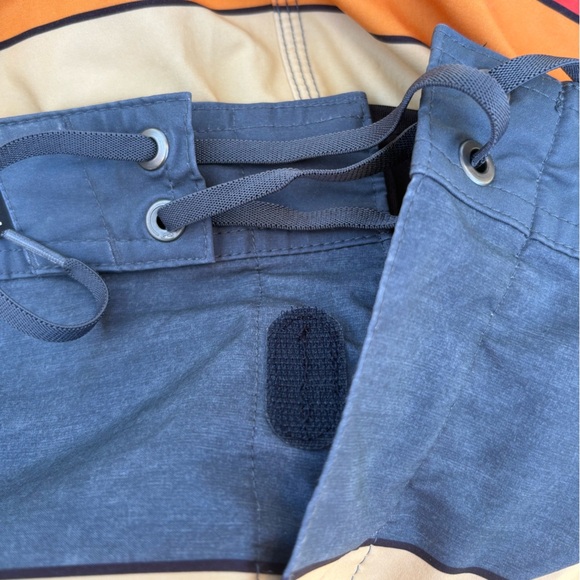 O'Neill Hyperfreak Heist Line Board Shorts Size: 34 - Picture 2 of 10